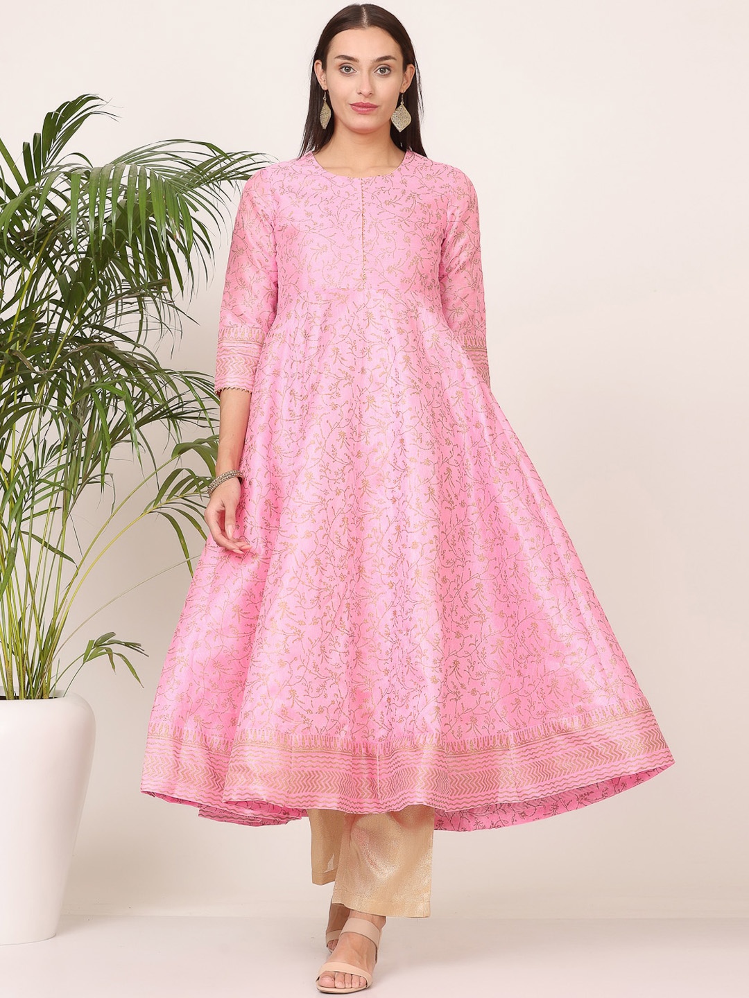 

KAANCHIE NANGGIA Floral Printed Regular Dupion Silk Kurta With Trousers, Pink