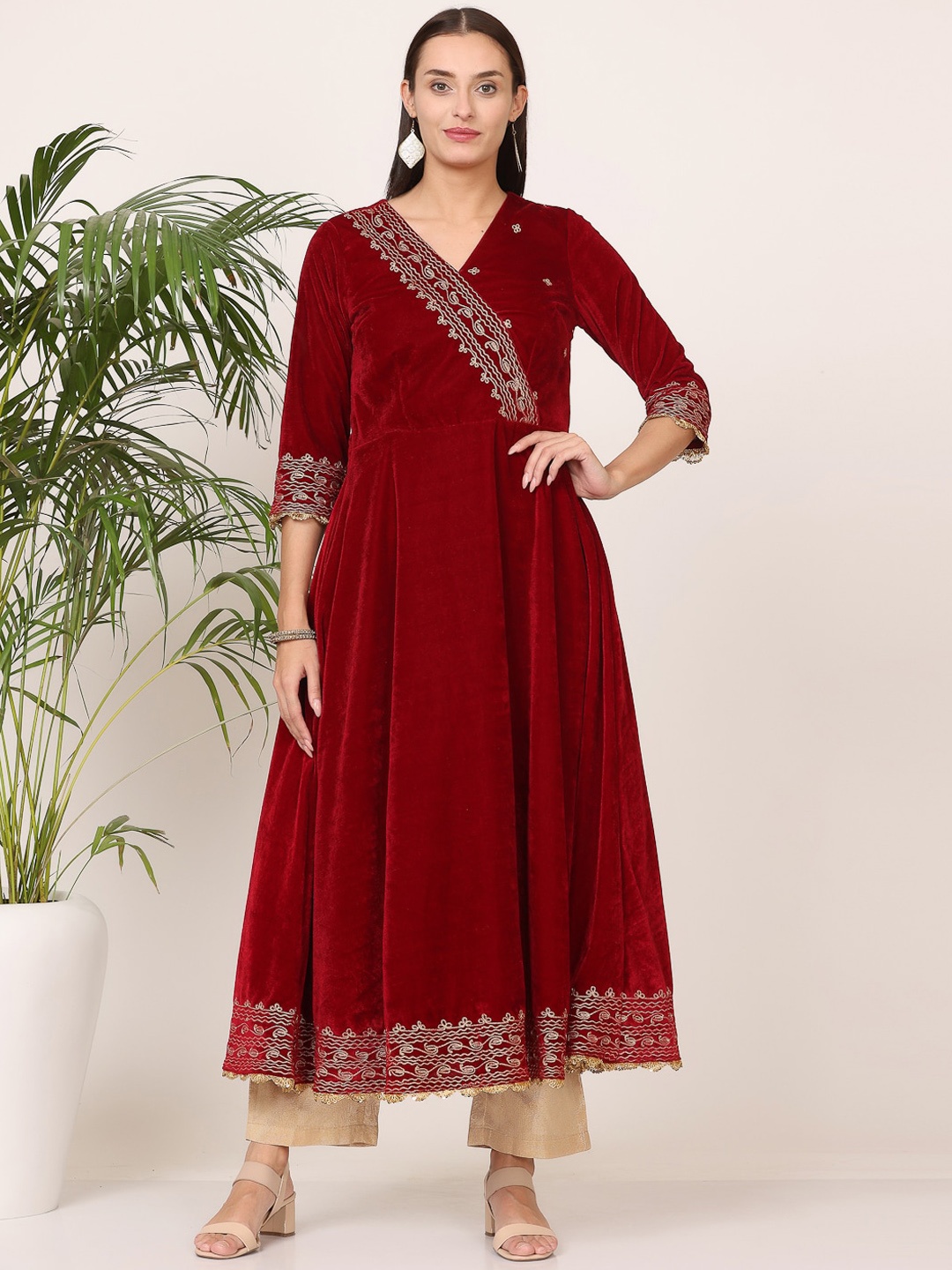 

KAANCHIE NANGGIA Ethnic Motifs Embroidered Angrakha Velvet Kurta With Trousers, Maroon