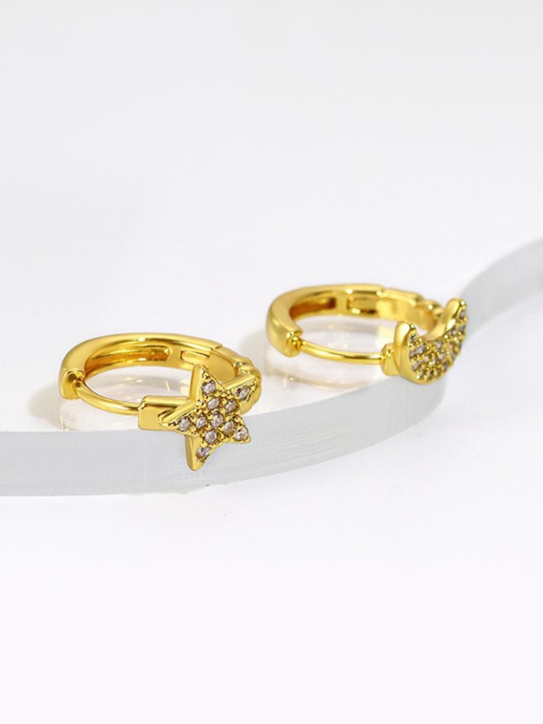 

MYKI Gold-Plated Contemporary Hoop Earrings