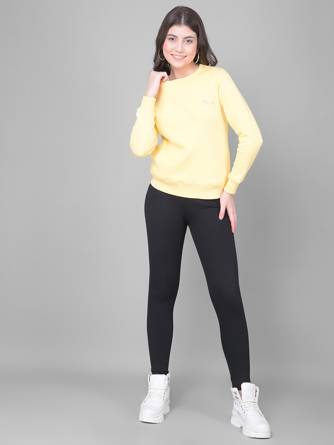 

Crimsoune Club Round Neck Pullover Sweatshirt, Yellow