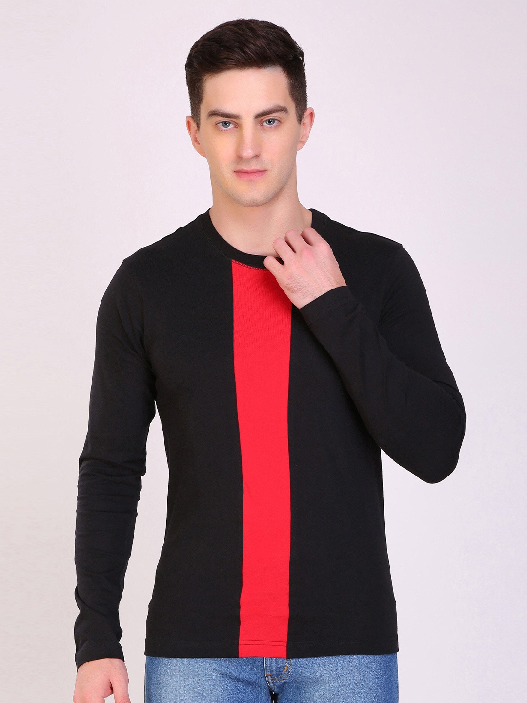 

HiFlyers Colourblocked Round Neck Cotton T-shirt, Black