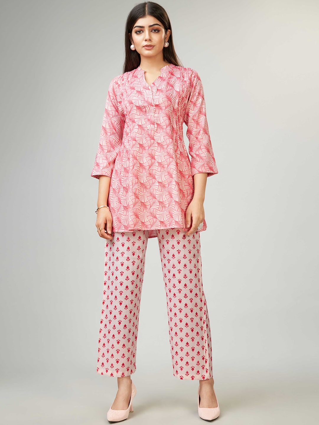 

Panzora Abstract Printed Mandarin Collar Tunic & Trousers, Pink