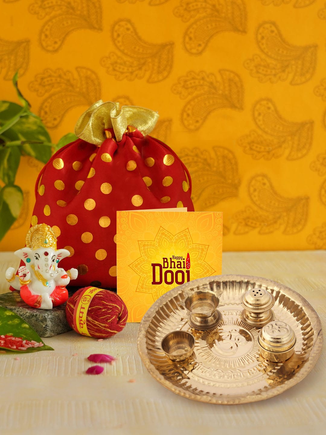 

TIED RIBBONS Yellow 4 Pieces Ganesh Idol with Card & Kalawa Bhai Dooj Gift Sets