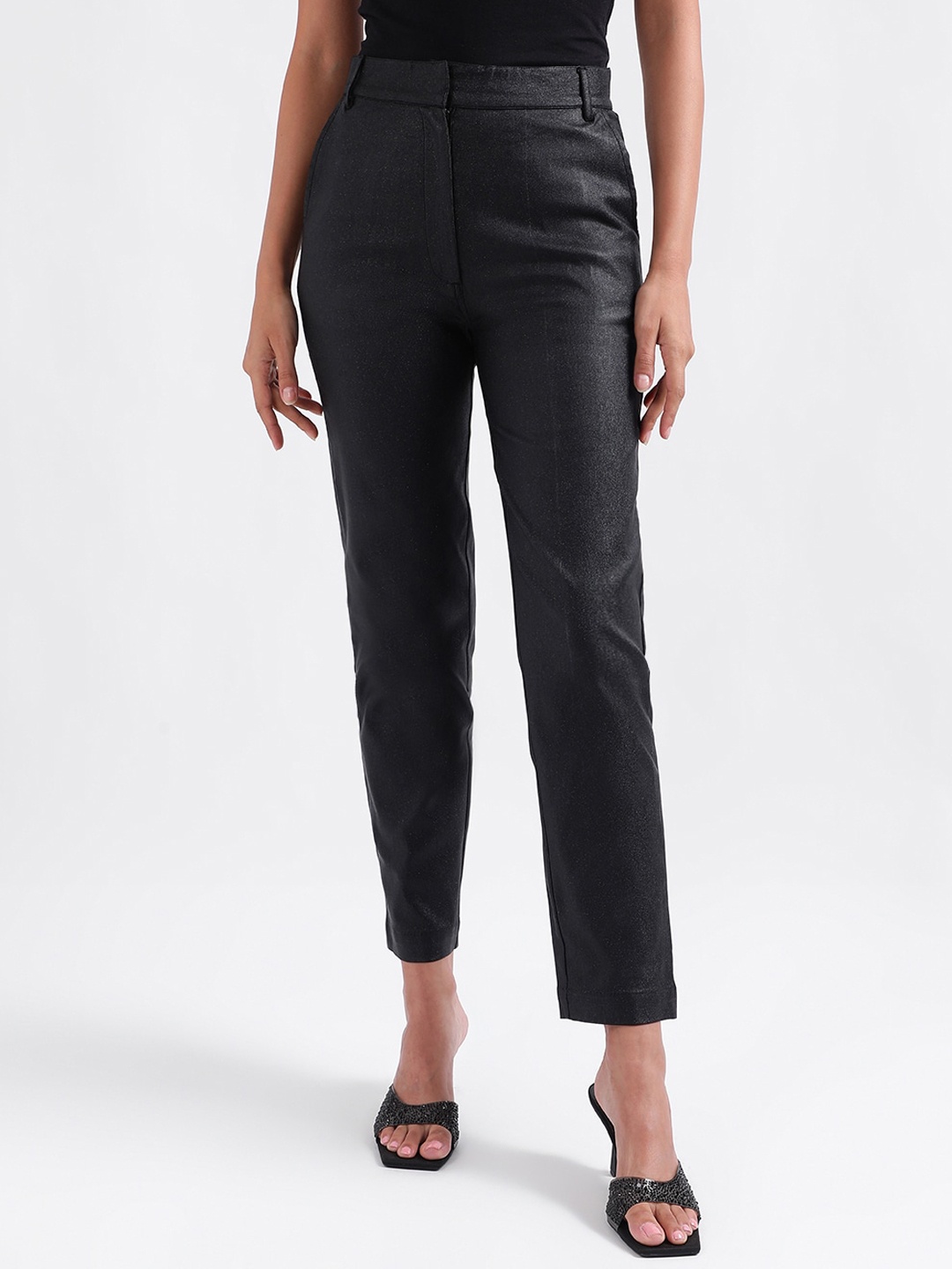 

CENTRESTAGE Women Mid-Rise Straight Fit Trousers, Black