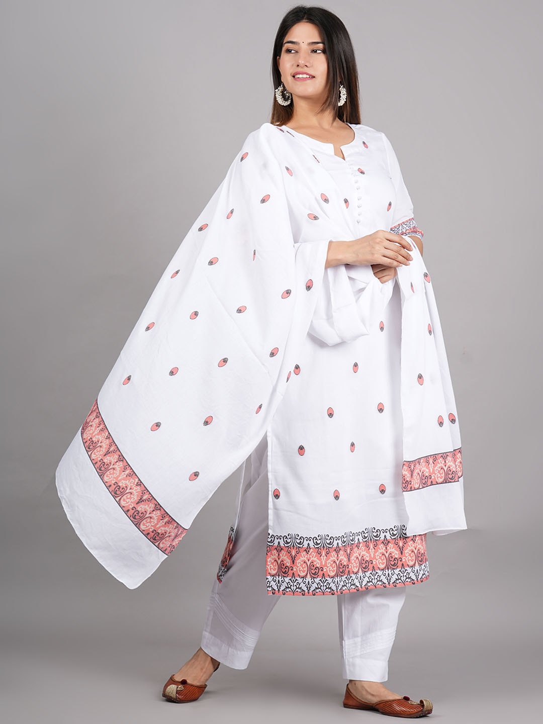 

JAIPURIBANNO Women White Ethnic Motifs Embroidered Regular Pure Cotton Kurta with Trousers & With Dupatta