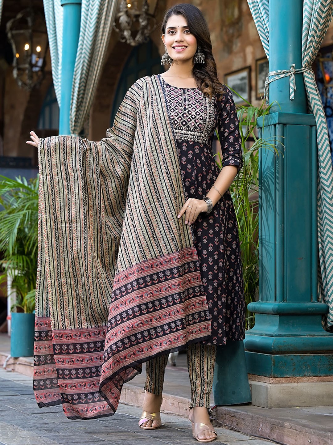 

Yufta Floral Printed Empire Sequinned Pure Cotton Kurta With Trousers & Dupatta, Black