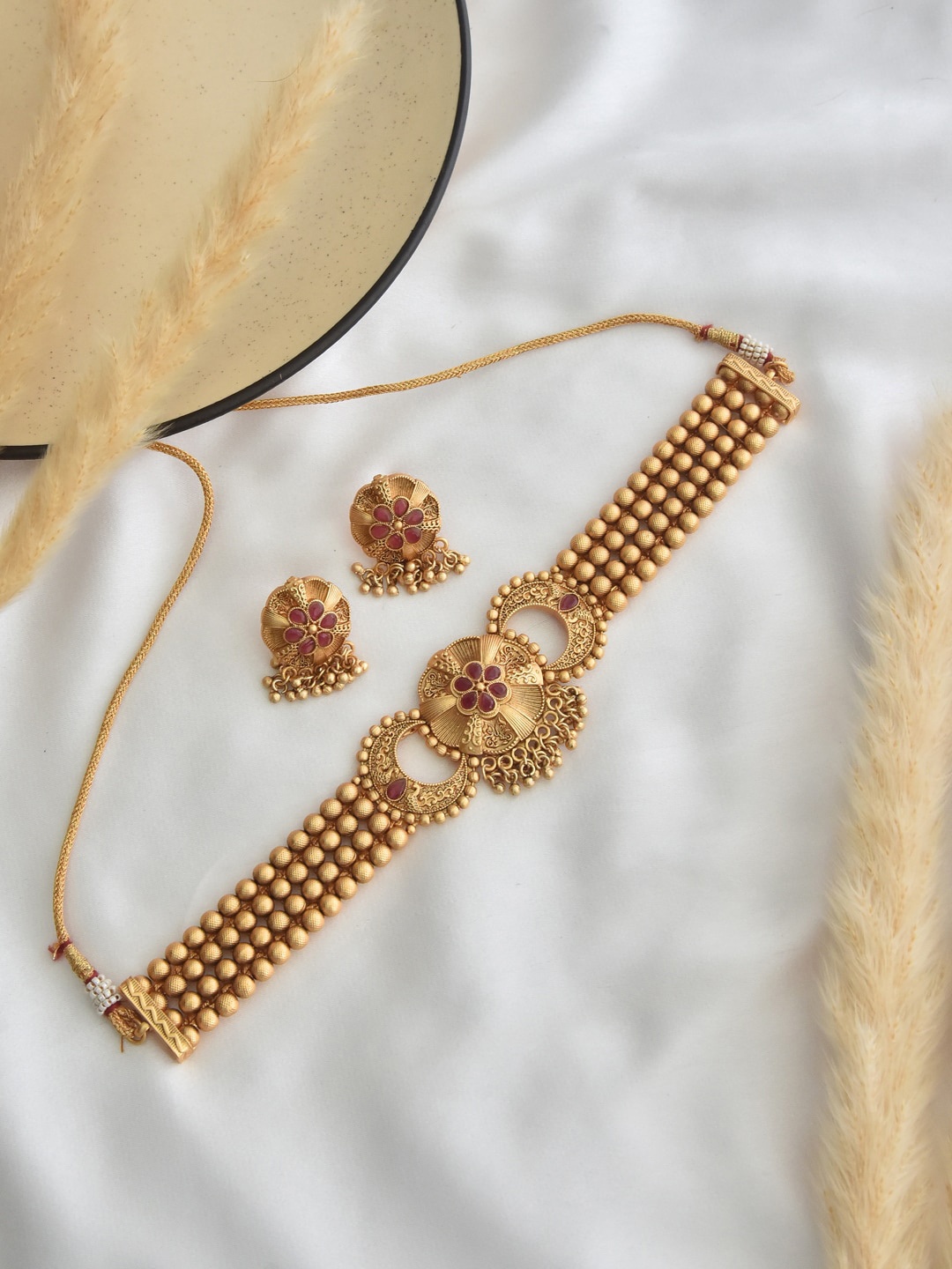 

Swabhimann Jewellery Gold Plated Kundan Studded Necklace And Earrings