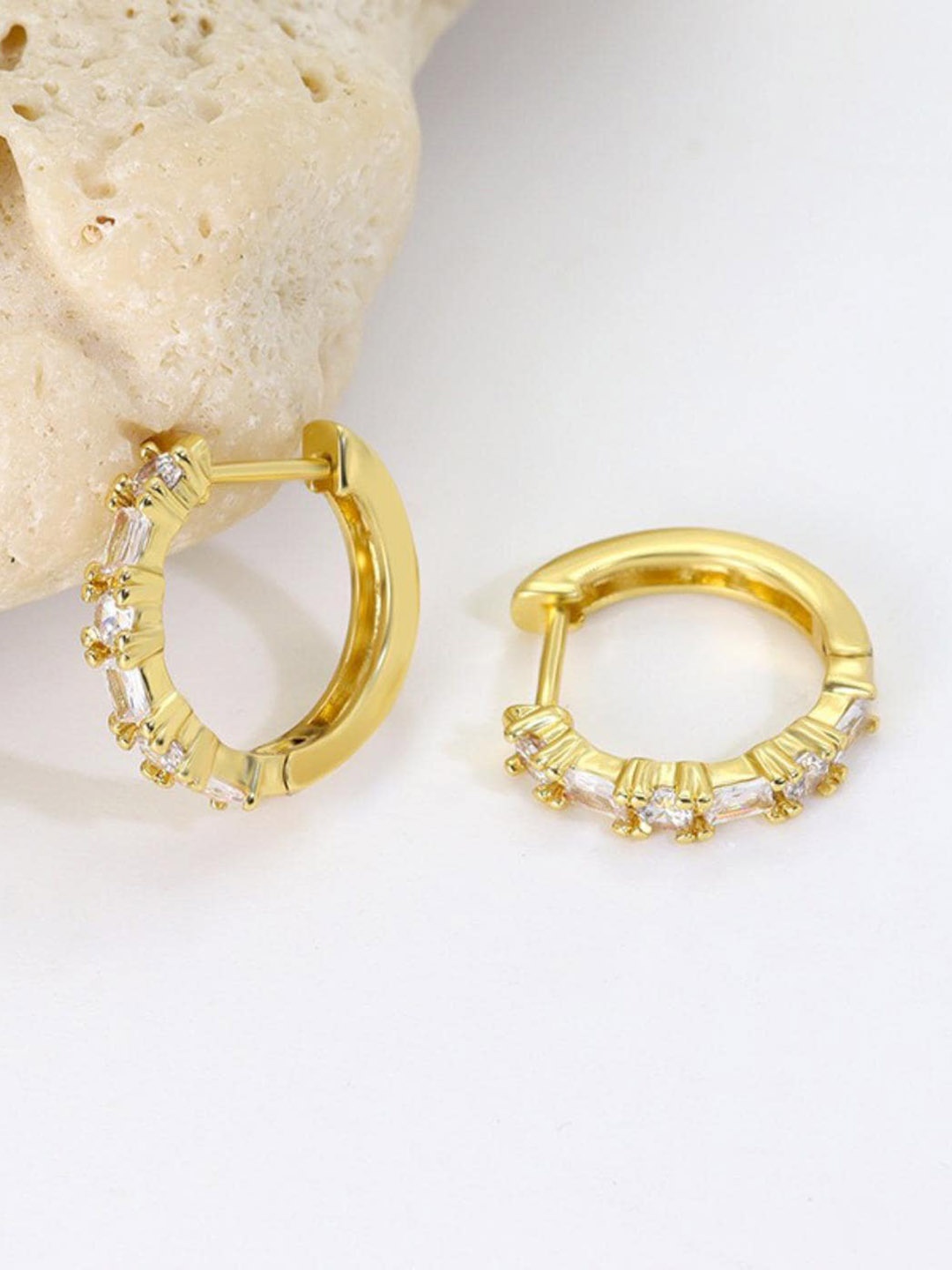 

MYKI Gold-Plated Contemporary Hoop Earrings