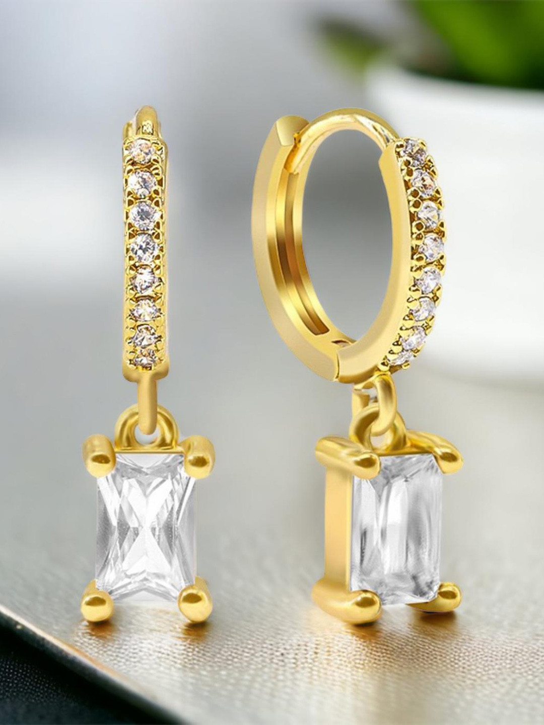 

MYKI Gold-Plated Contemporary Hoop Earrings
