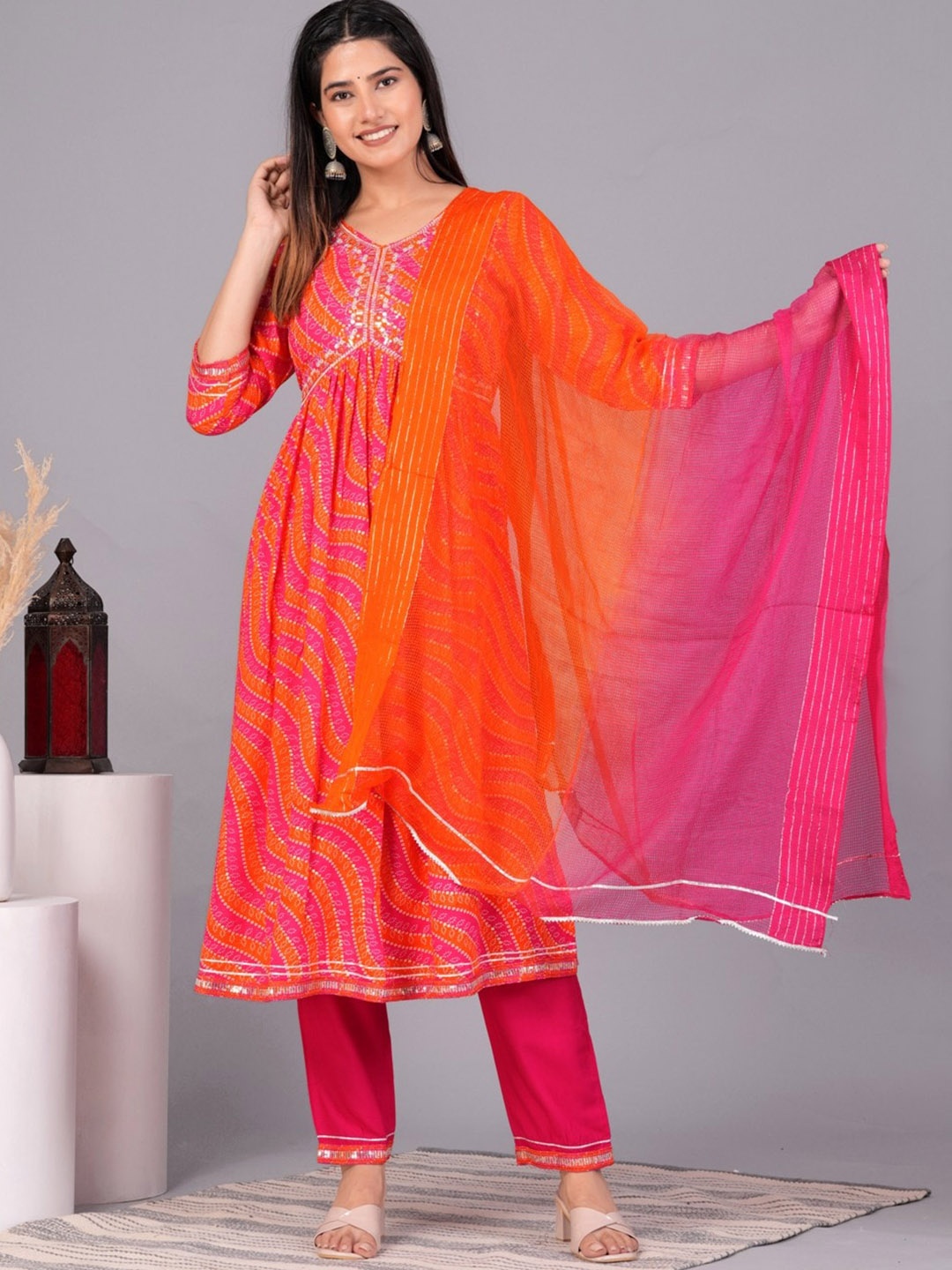 

UNISETS Bandhani Printed Empire Kurta & Trousers With Dupatta, Pink
