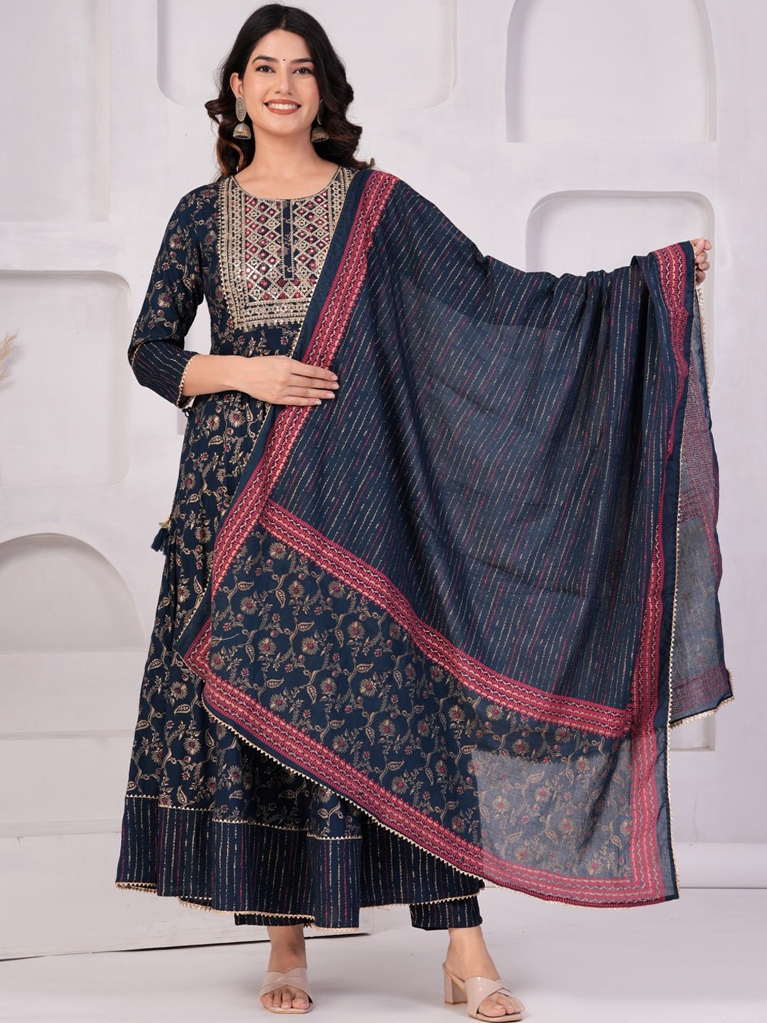 

UNISETS Floral Printed Empire Sequinned Kurta & Trousers With Dupatta, Blue