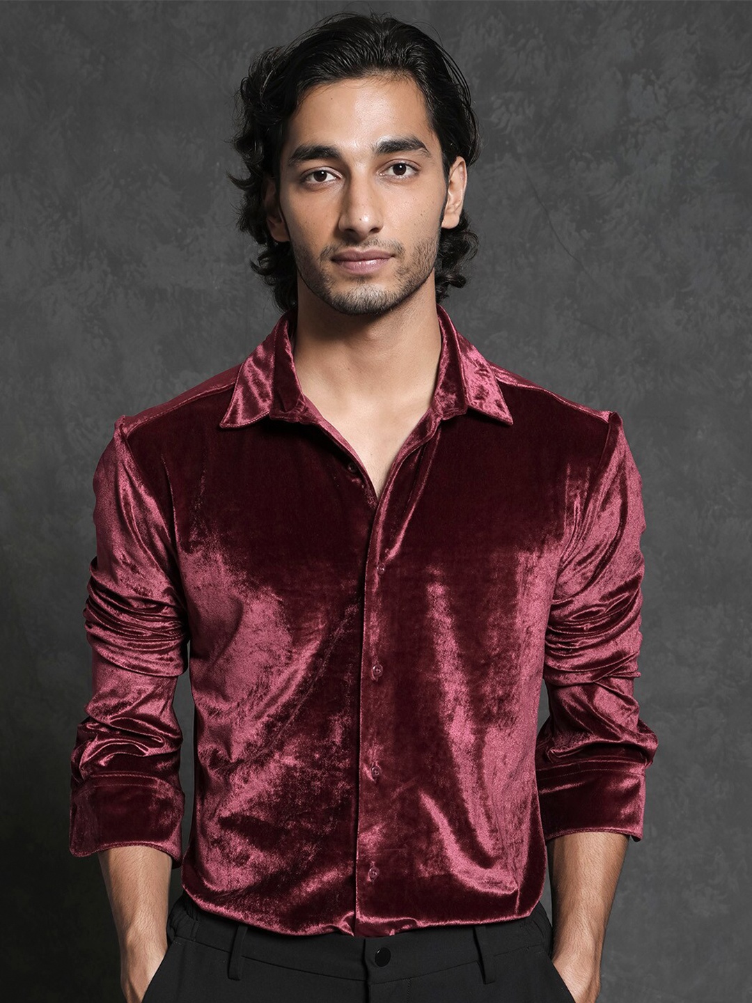 

RARE RABBIT Men Valve Slim Fit Opaque Velvet Shirt, Maroon