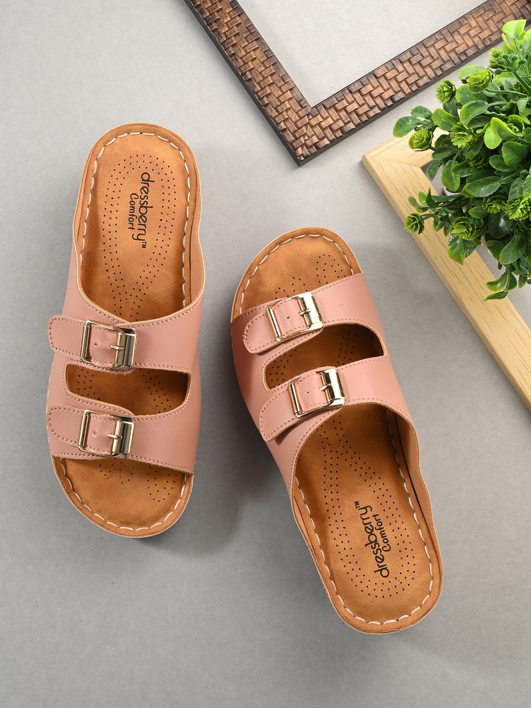 

DressBerry Pink Open Toe Flats With Buckles