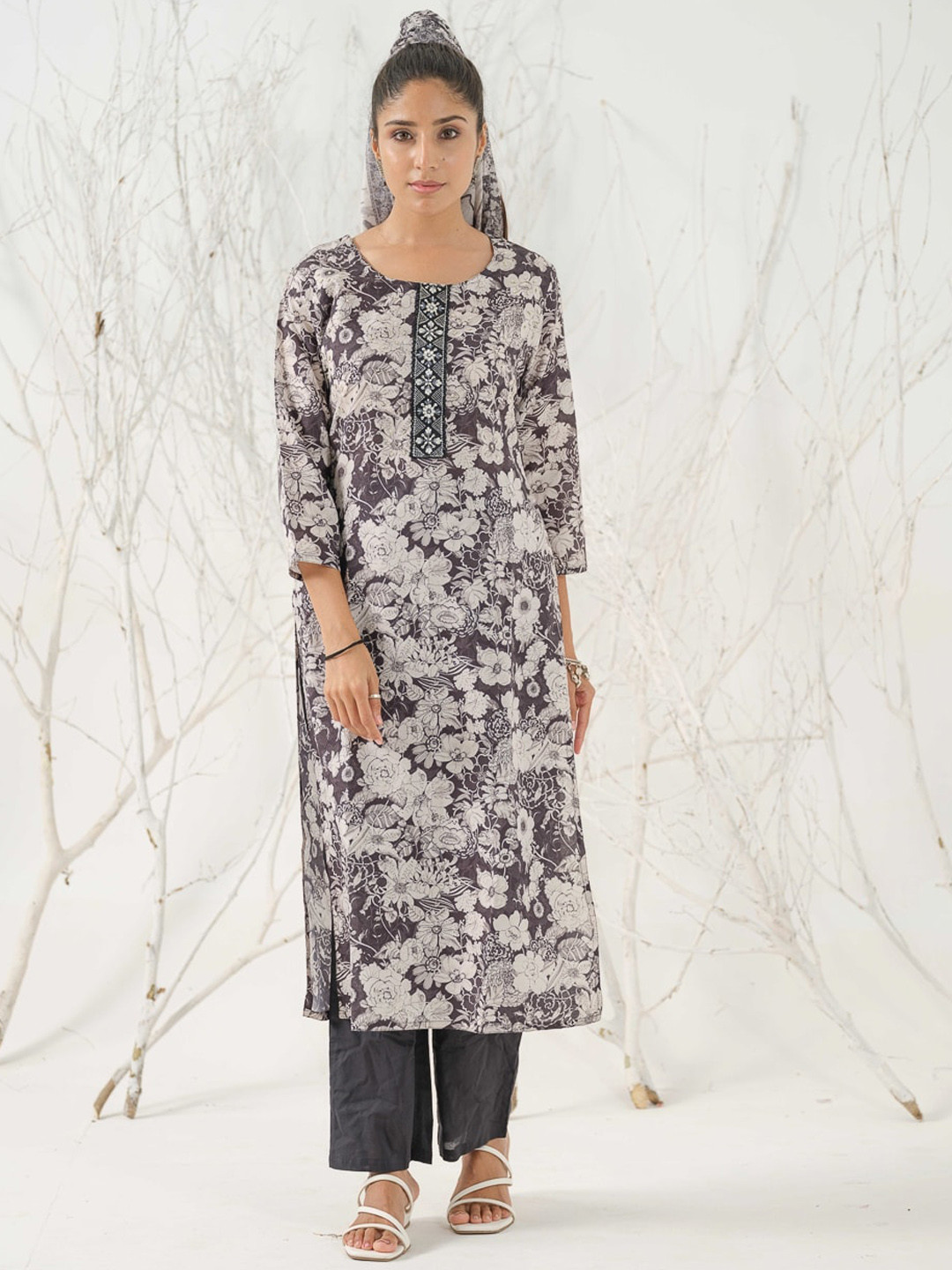 

Sangria Floral Printed Linen Straight Kurta With Trousers & Dupatta, Black