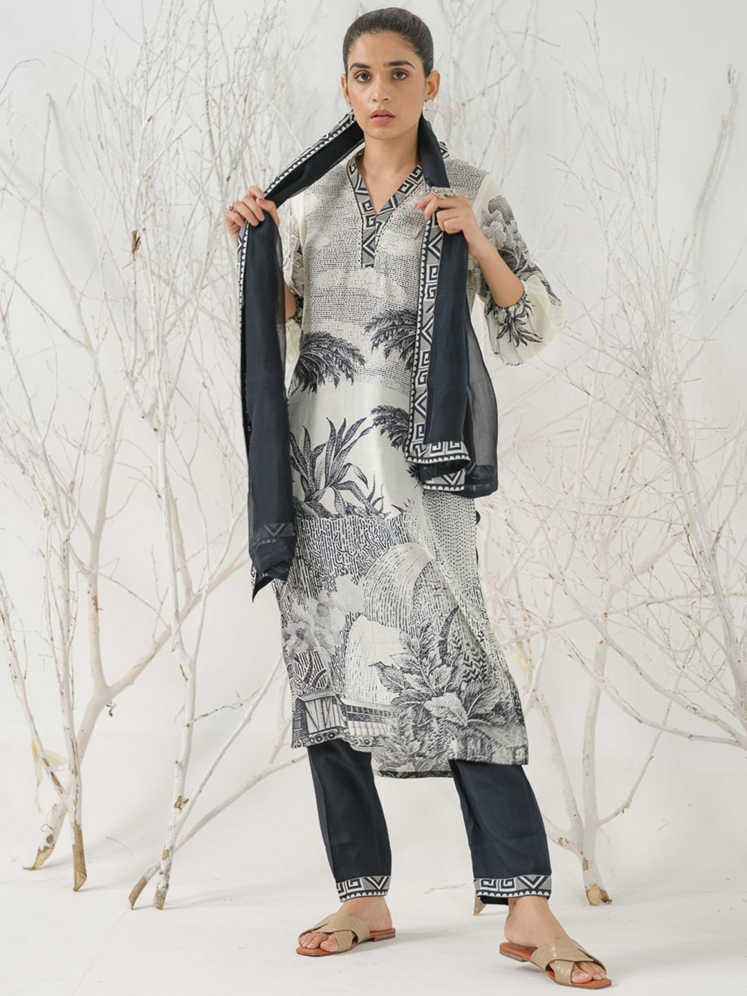

Sangria Tribal Printed Straight Linen Kurta With Trousers & Dupatta, Black