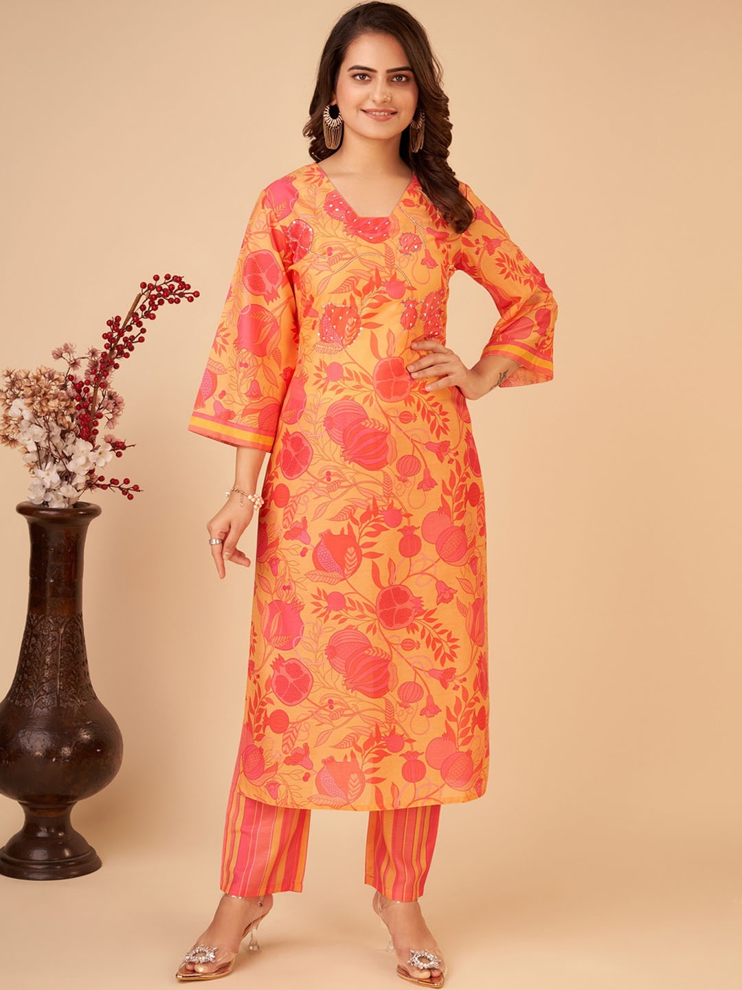 

Sangria Floral Printed Straight Kurta And Trousers, Orange