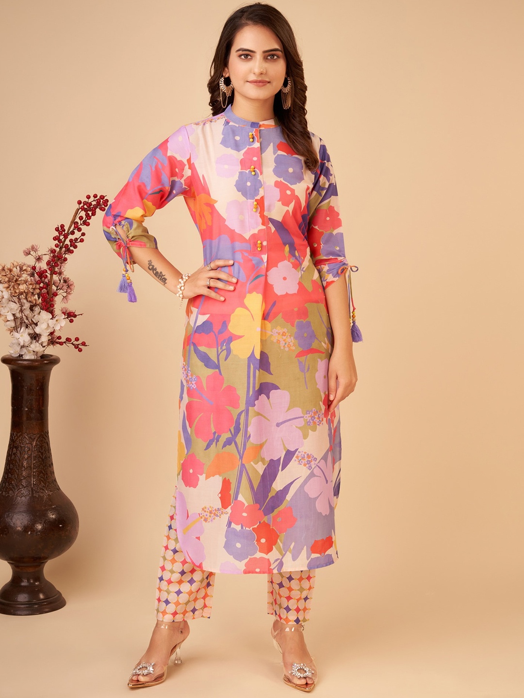 

Sangria Floral Printed Straight Kurta Set, Violet