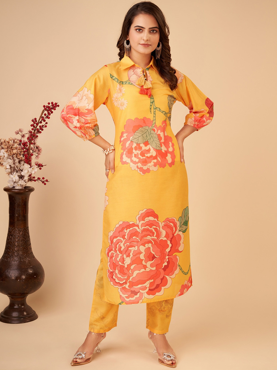 

Sangria Floral Printed Straight Kurta Set, Yellow