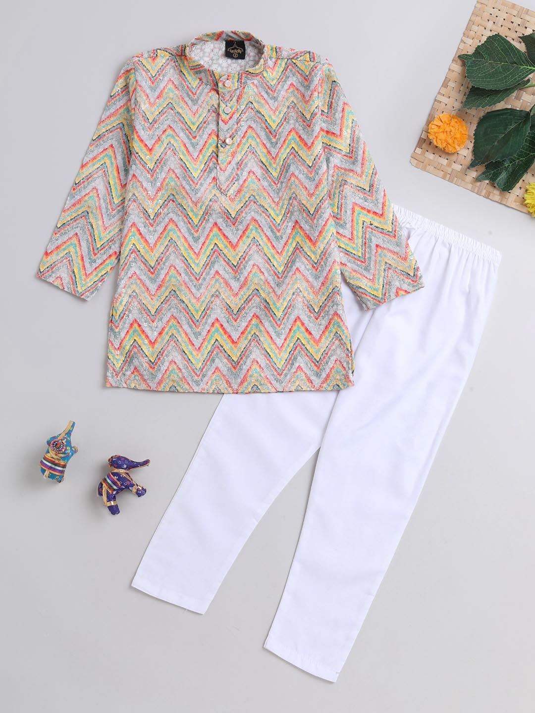 

The Magic Wand Boys Chevron Printed Mandarin Collar Regular Kurta with Pyjamas, Beige