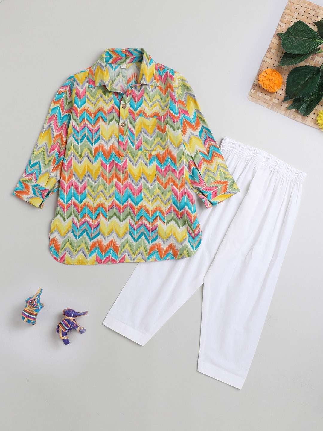 

The Magic Wand Boys Chevron Printed Regular Kurta with Salwar, Yellow
