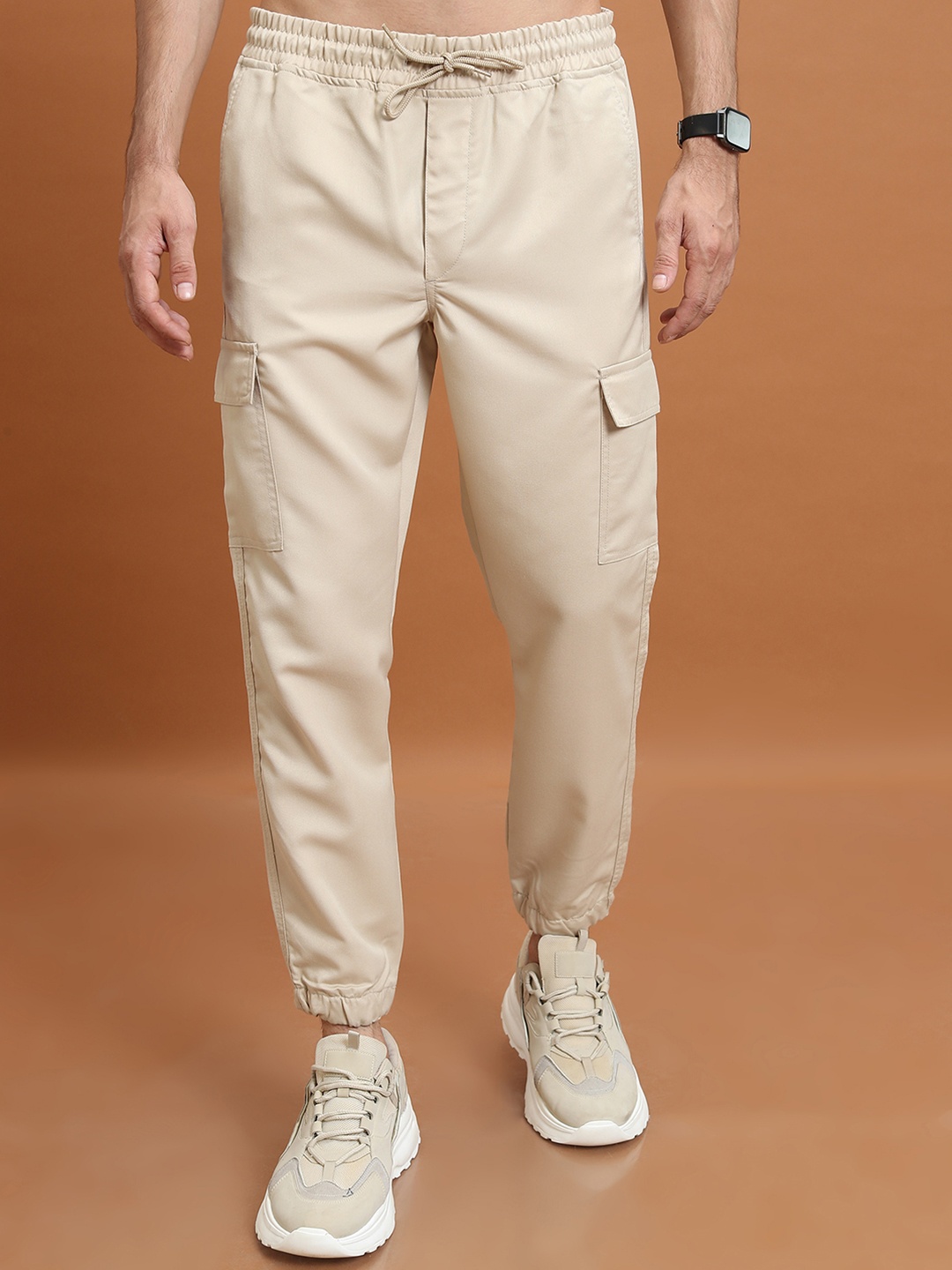 

HIGHLANDER Men Mid-Rise Cargo Style Joggers, Beige