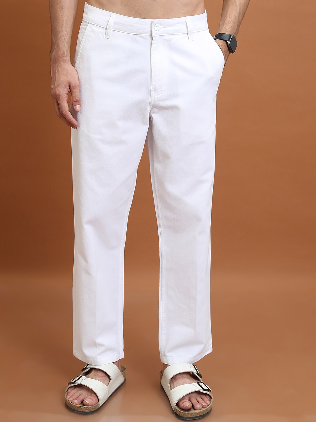 

HIGHLANDER Men Cotton Plain Flat-Front Trousers, White