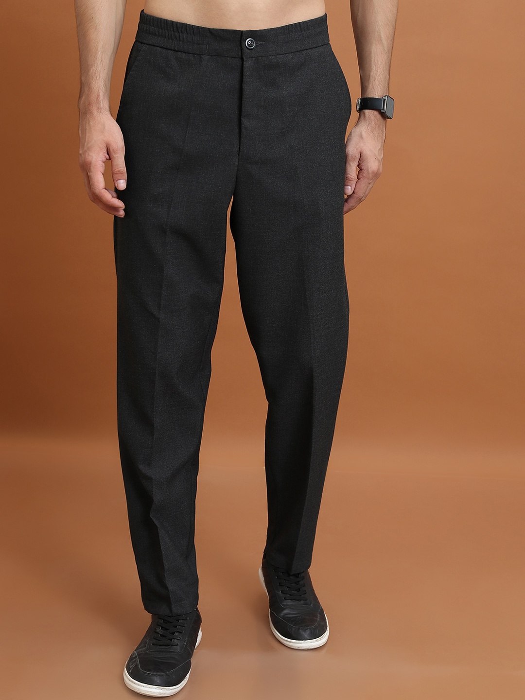 

HIGHLANDER Men Regular Fit Mid-Rise Formal Trousers, Charcoal