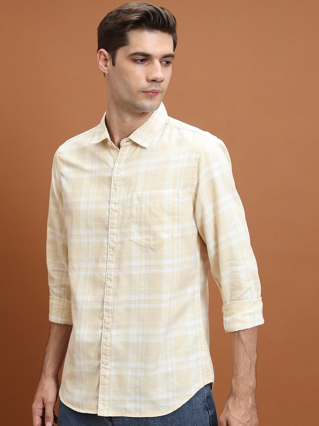 

HIGHLANDER Beige Slim Fit Checked Spread Collar Casual Shirt