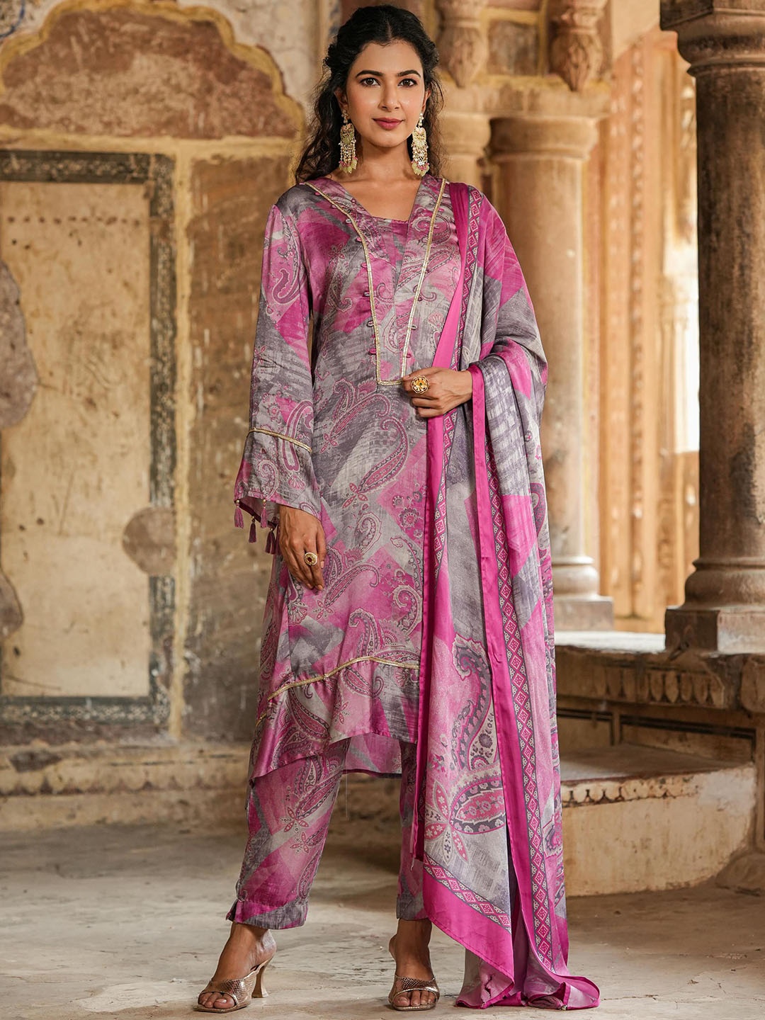 

SCAKHI Paisley Printed Kurta with Trousers & Dupatta, Pink