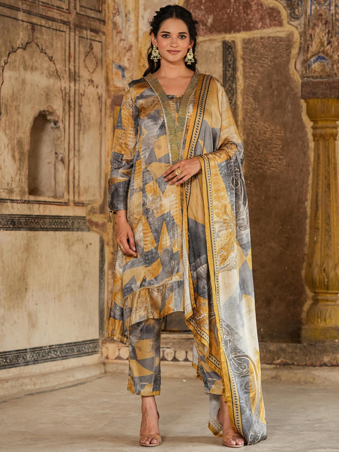 

SCAKHI Paisley Printed Regular Kurta with Palazzos & Dupatta, Mustard