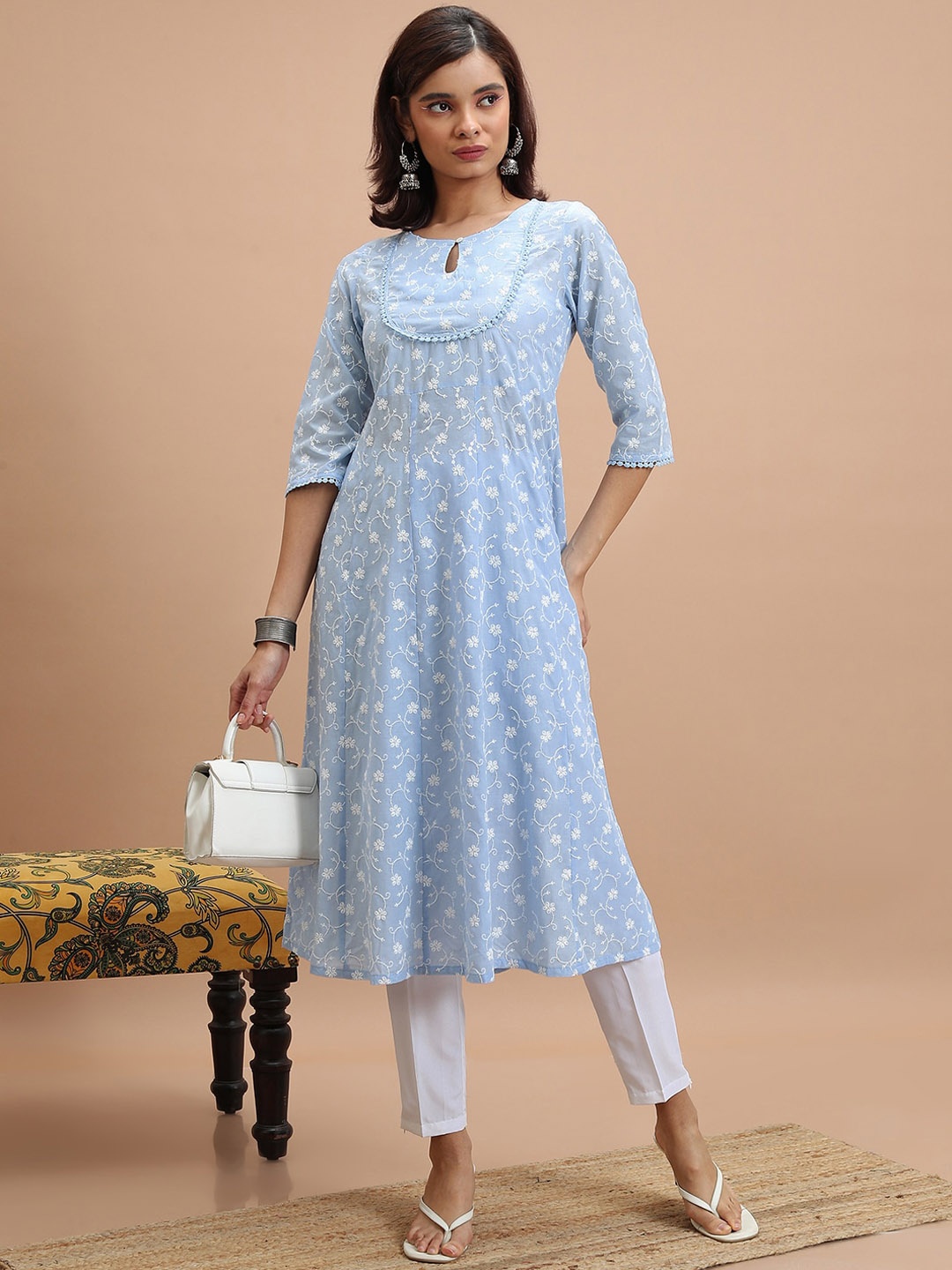 

Vishudh Floral Embroidered Anarkali Kurta, Blue