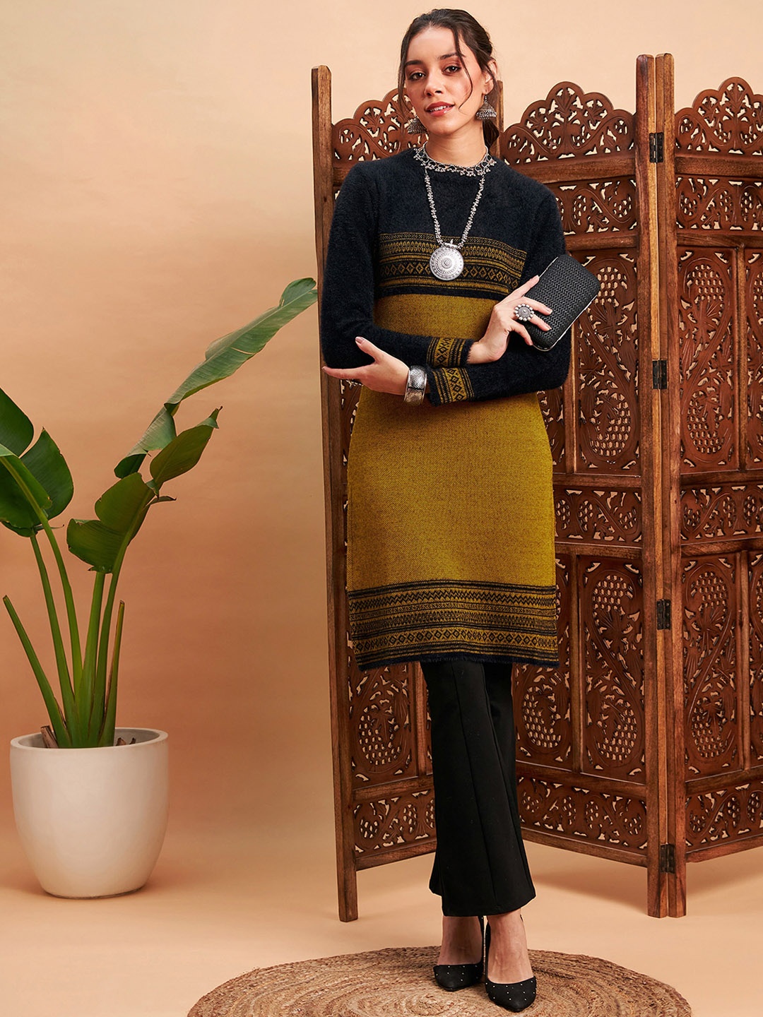 

Shae by SASSAFRAS Mustard Yellow Geometric Self Design Woolen Straight Kurta