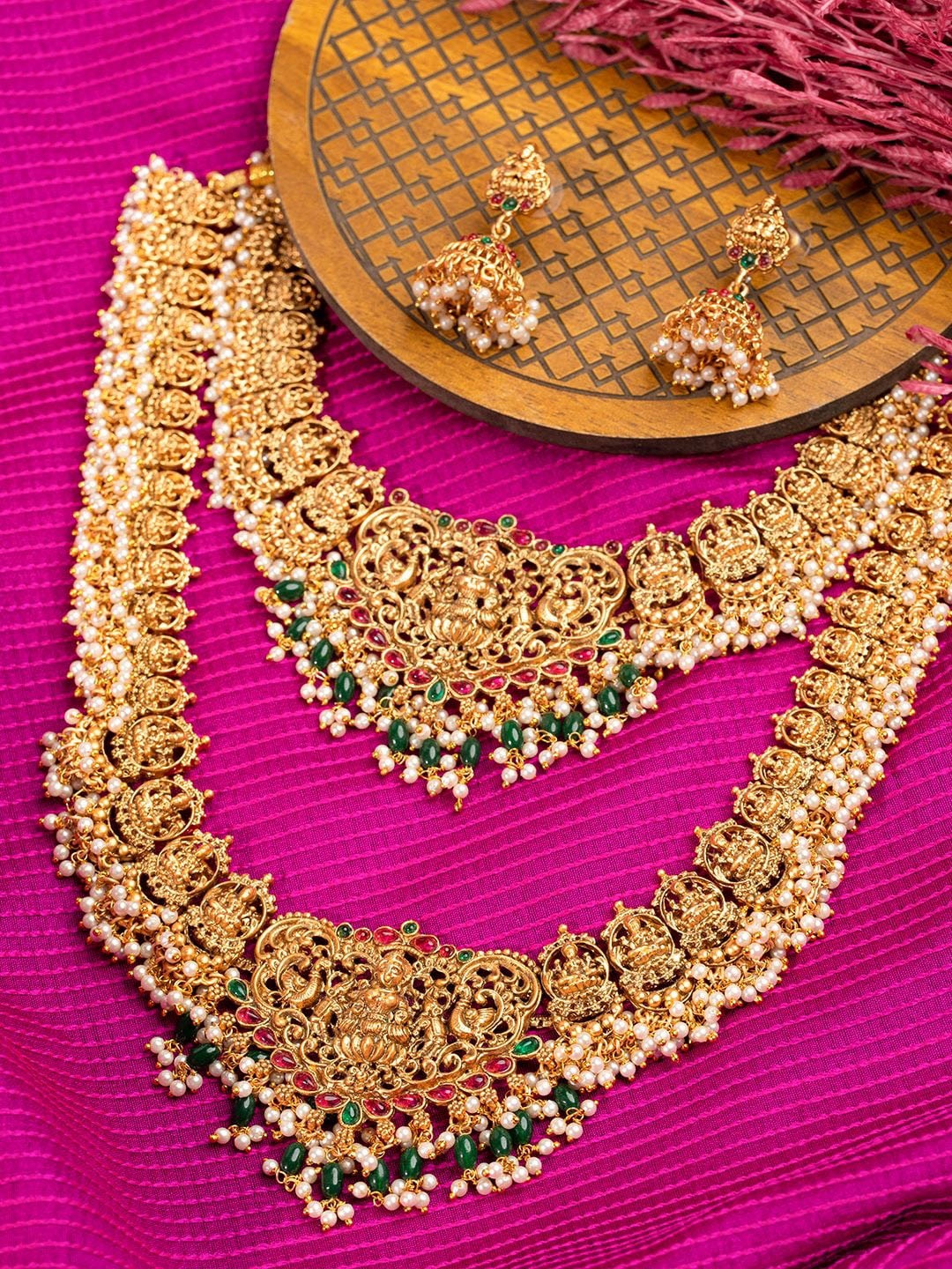

Priyaasi Gold-Plated Stone-Studded & Beaded Temple Jewellery Set