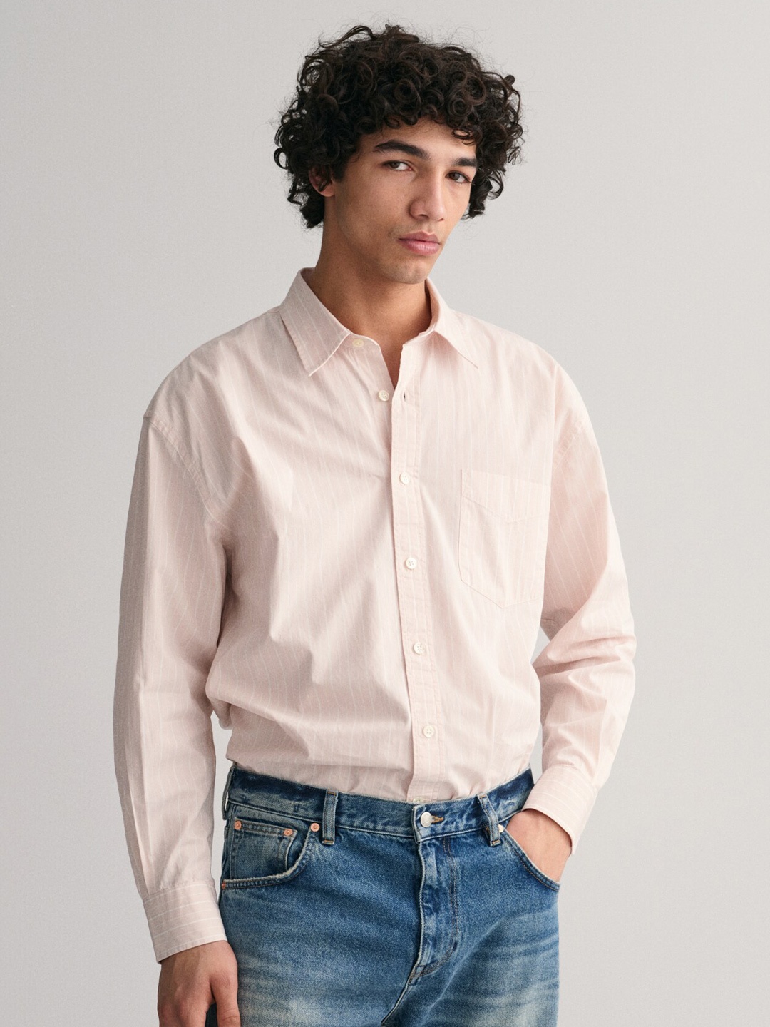 

GANT Men Oversized Spread Collar Striped Shirts, Pink