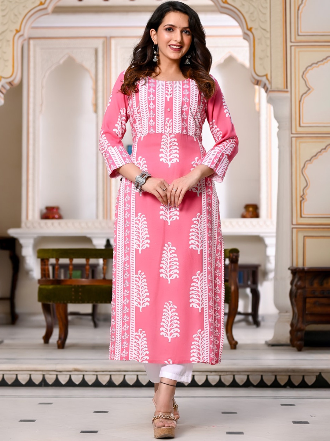 

KALINI Floral Printed Straight Kurta, Pink
