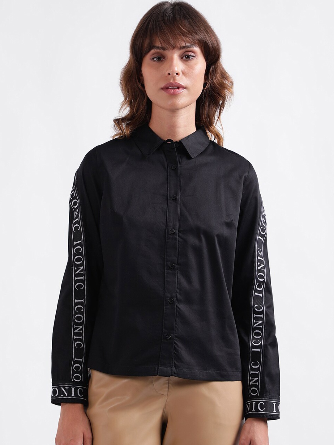 

Iconic Typography Printed Spread Collar Casual Pure Cotton Shirt, Black