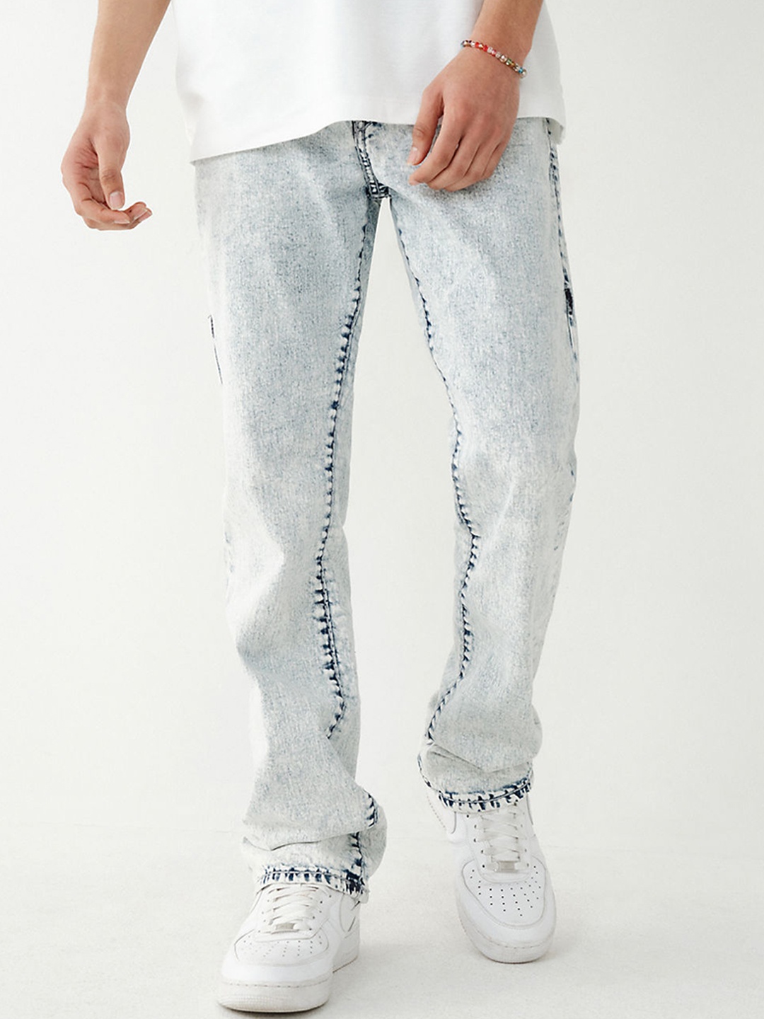 

True Religion Men Super T Ricky Straight Fit Mildly Distressed Heavy Fade Bleached Jeans, Blue
