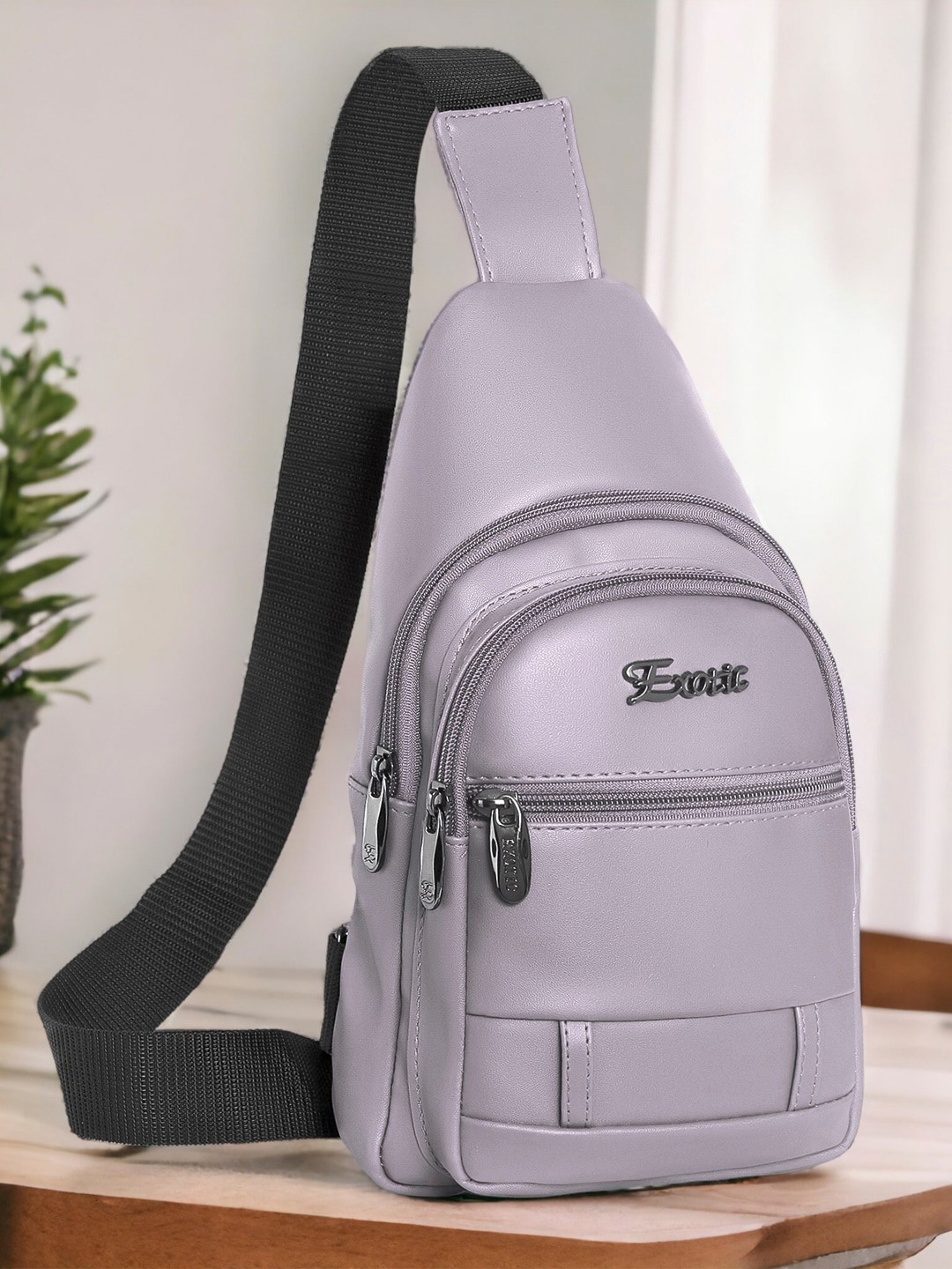 

Exotic Structured Handheld Bag with Applique, Purple