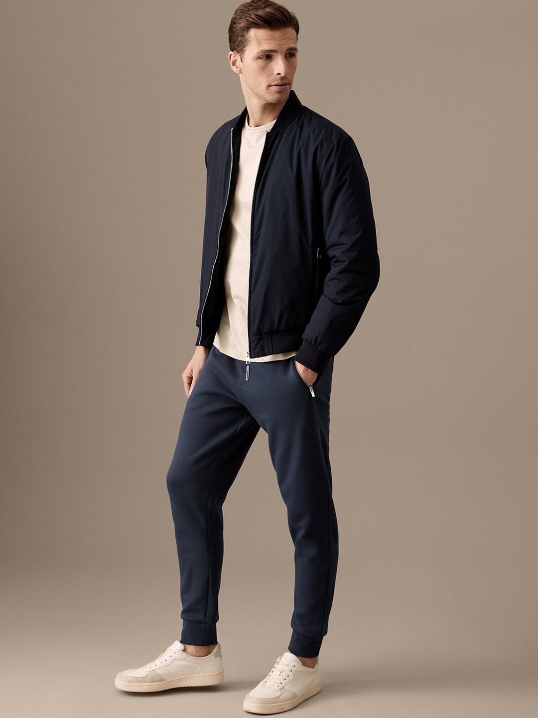 

Marks & Spencer Men Mid-Rise Joggers, Navy blue
