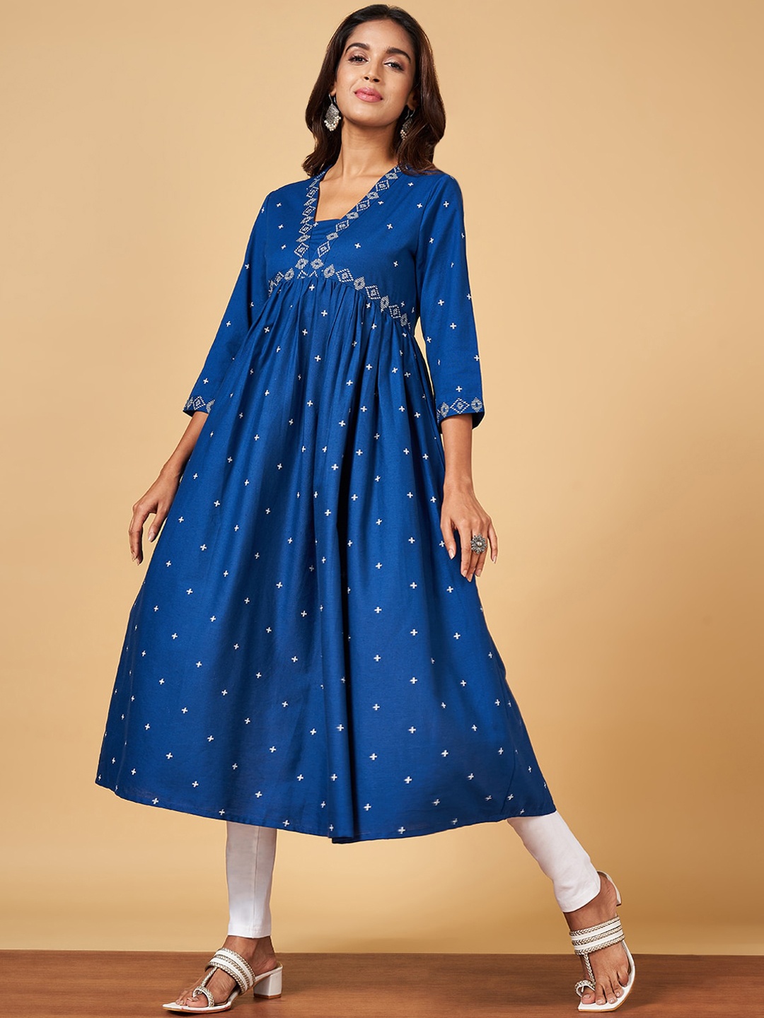 

YU by Pantaloons Geometric Printed Square Neck Pleated Anarkali Pure Cotton Kurta, Navy blue