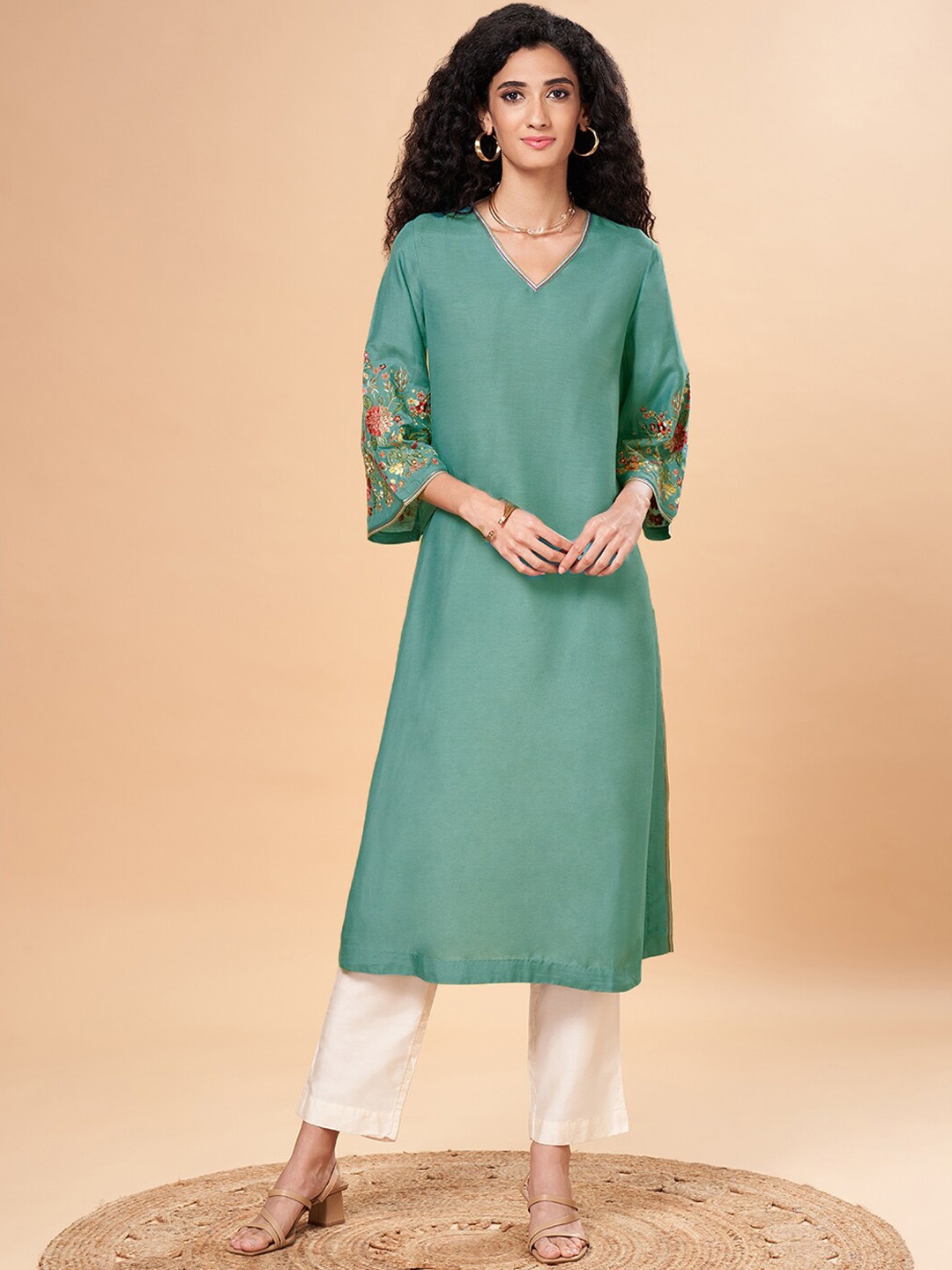 

Marigold Lane Flared Sleeves Thread Work Straight Kurta, Blue