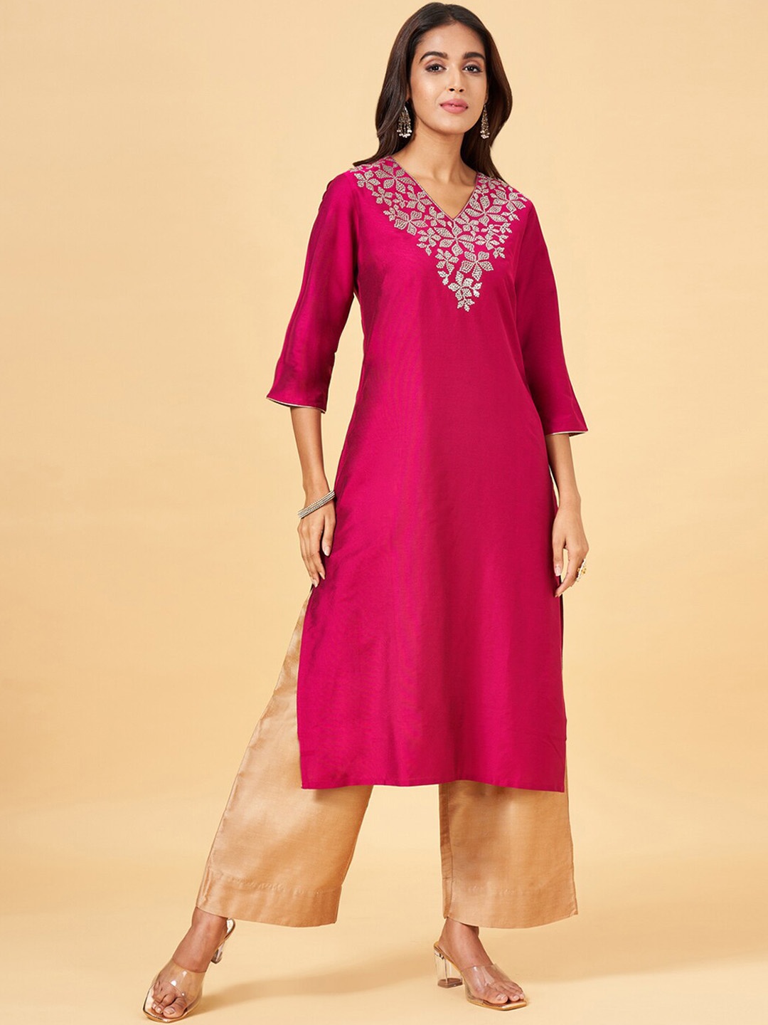 

RANGMANCH BY PANTALOONS Yoke Design V-Neck Straight Kurta, Fuchsia