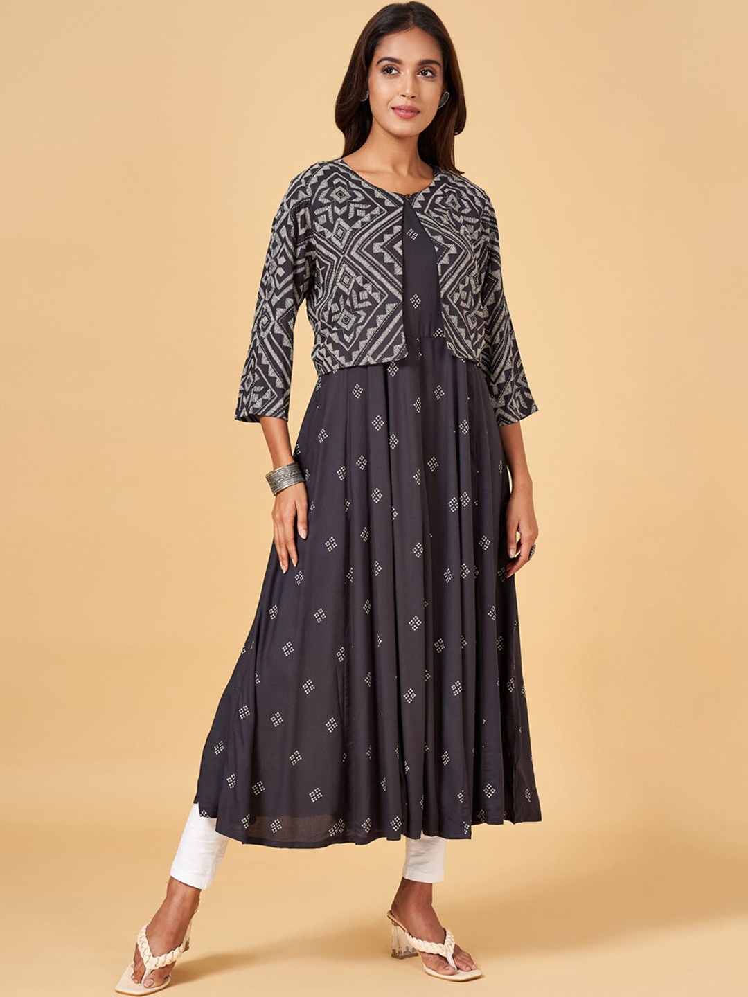 

RANGMANCH BY PANTALOONS Geometric Printed Anarkali Kurta, Charcoal