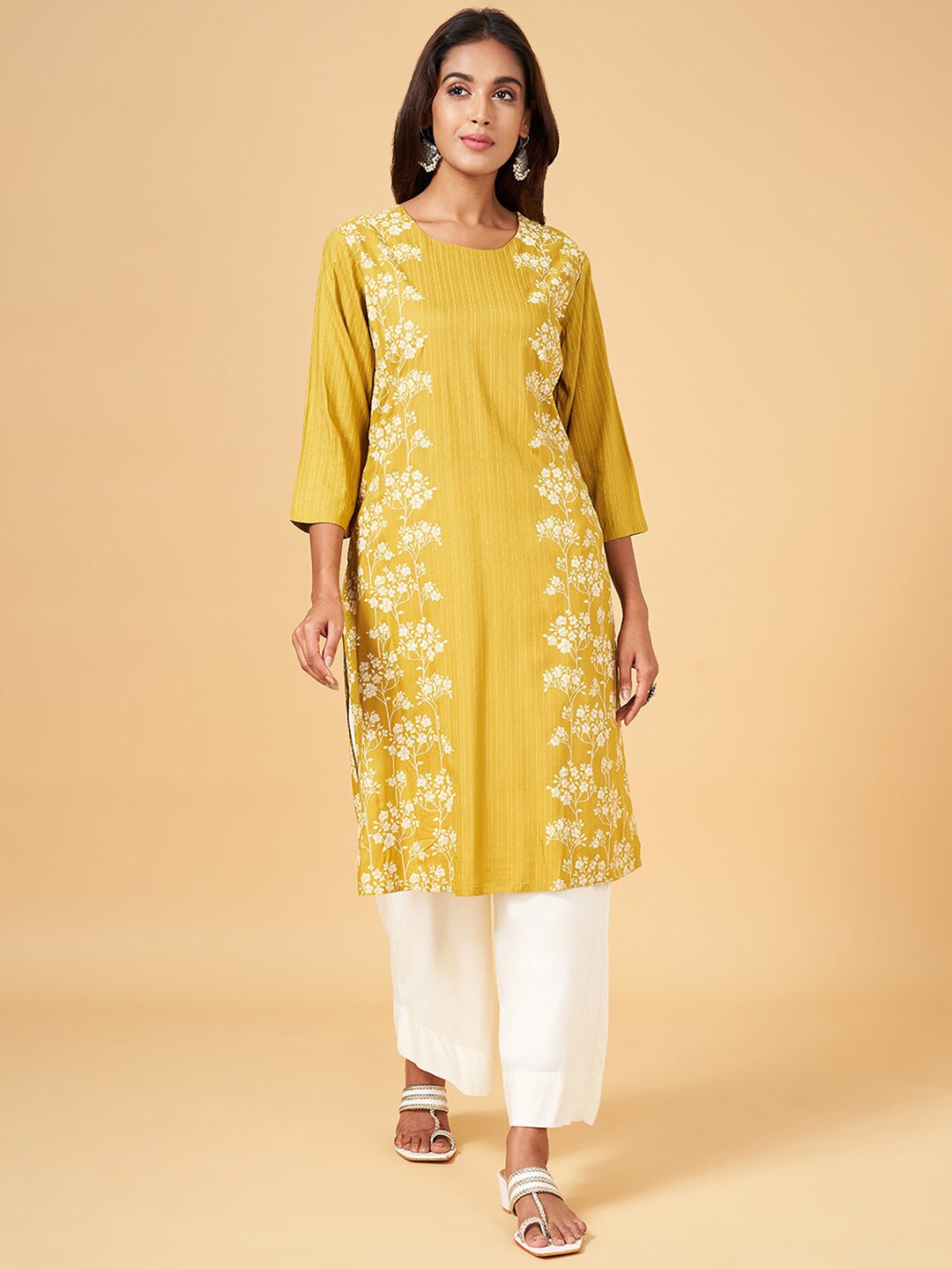 

RANGMANCH BY PANTALOONS Floral Printed Sequined Straight Kurta, Lime green