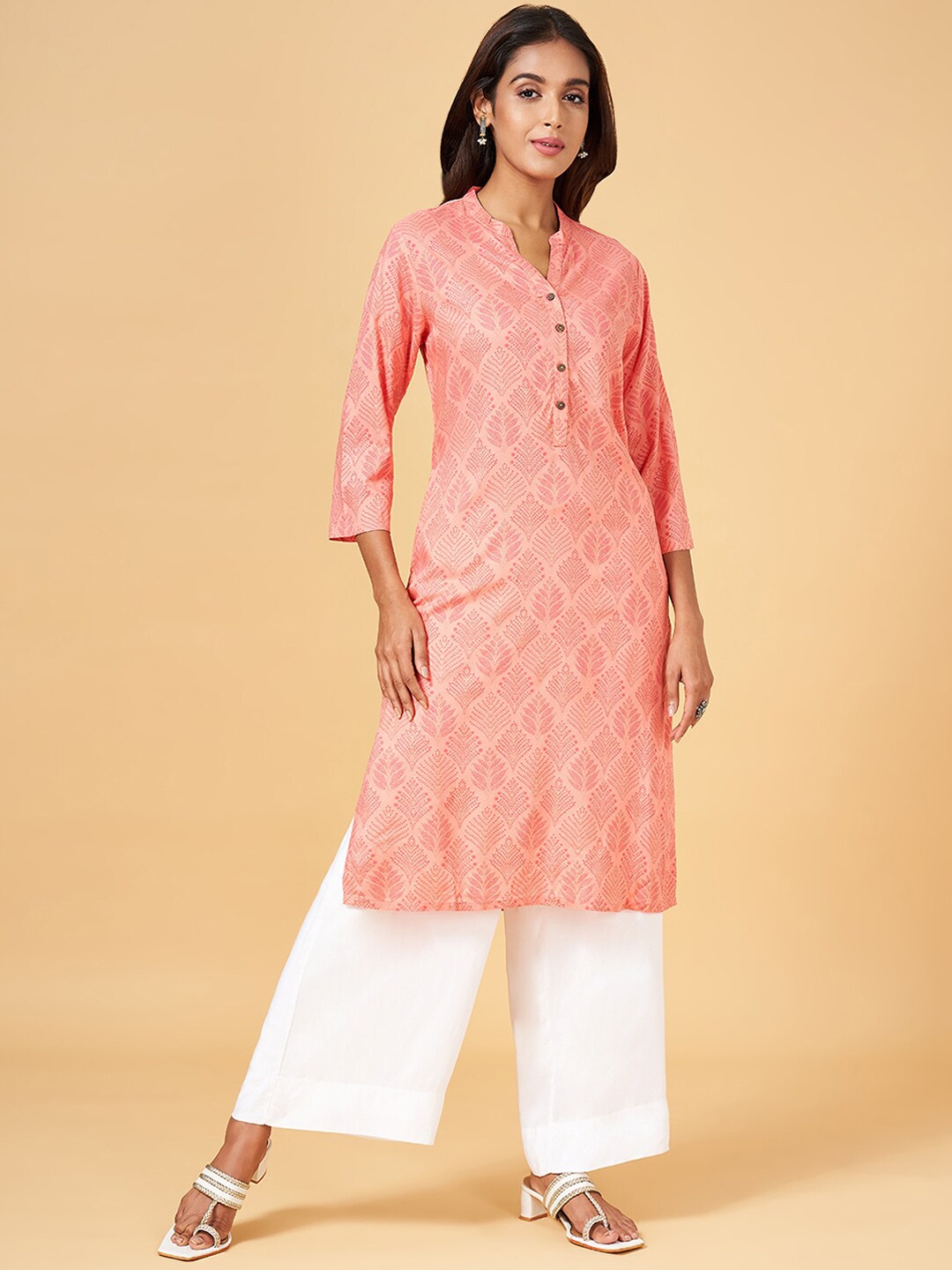 

RANGMANCH BY PANTALOONS Floral Printed Mandarin Collar Kurta, Peach