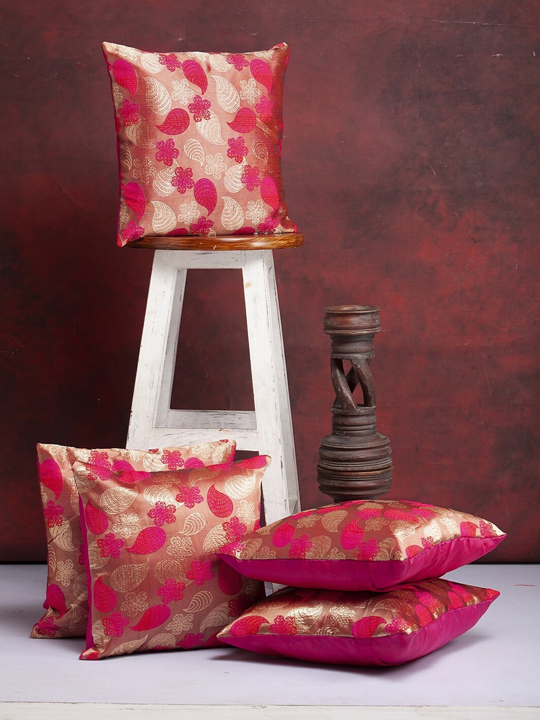 

Alina decor Pink & Gold-Toned 5-Pieces Floral Brocade Square Cushion Covers