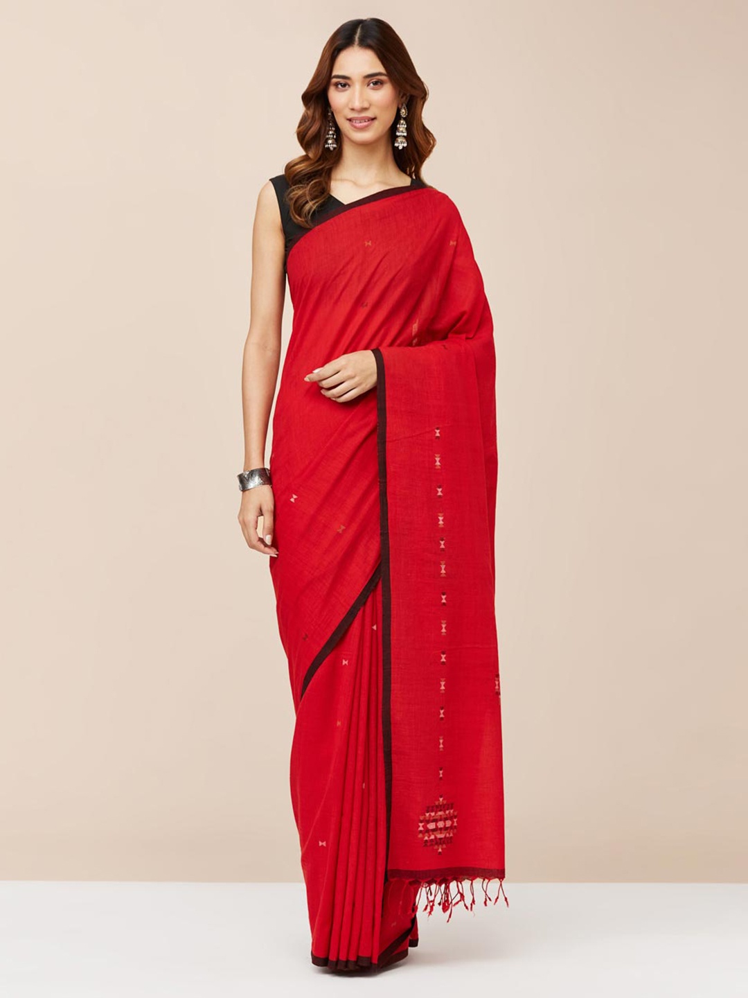 

Fabindia Geometric Woven Design Pure Cotton Saree, Red