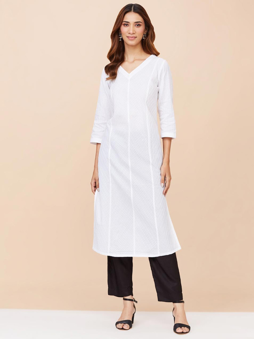 

Fabindia V-Neck Thread Work Cotton Straight Kurta, White