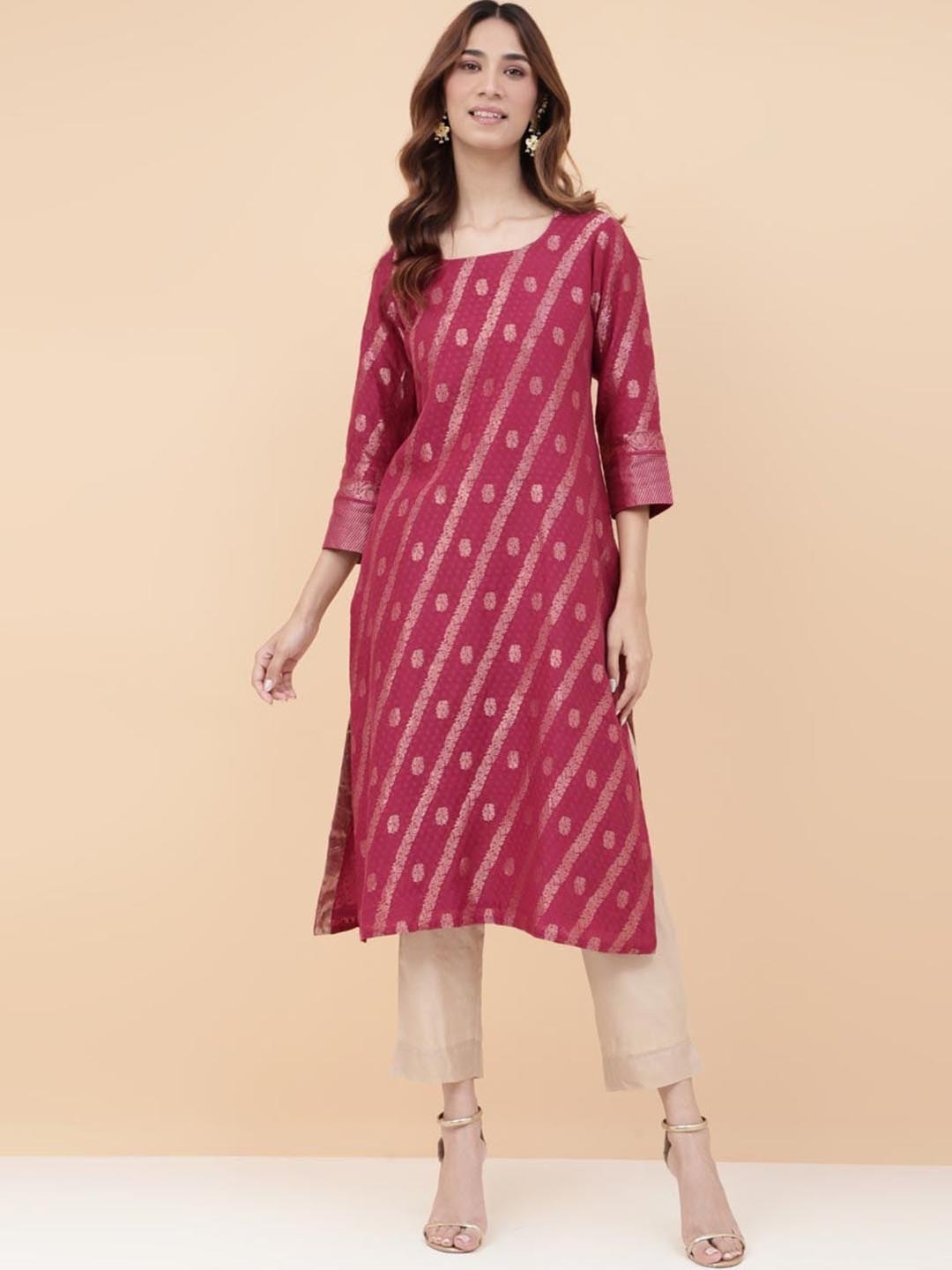 

Fabindia Floral Woven Design Straight Cotton Silk Kurta, Magenta