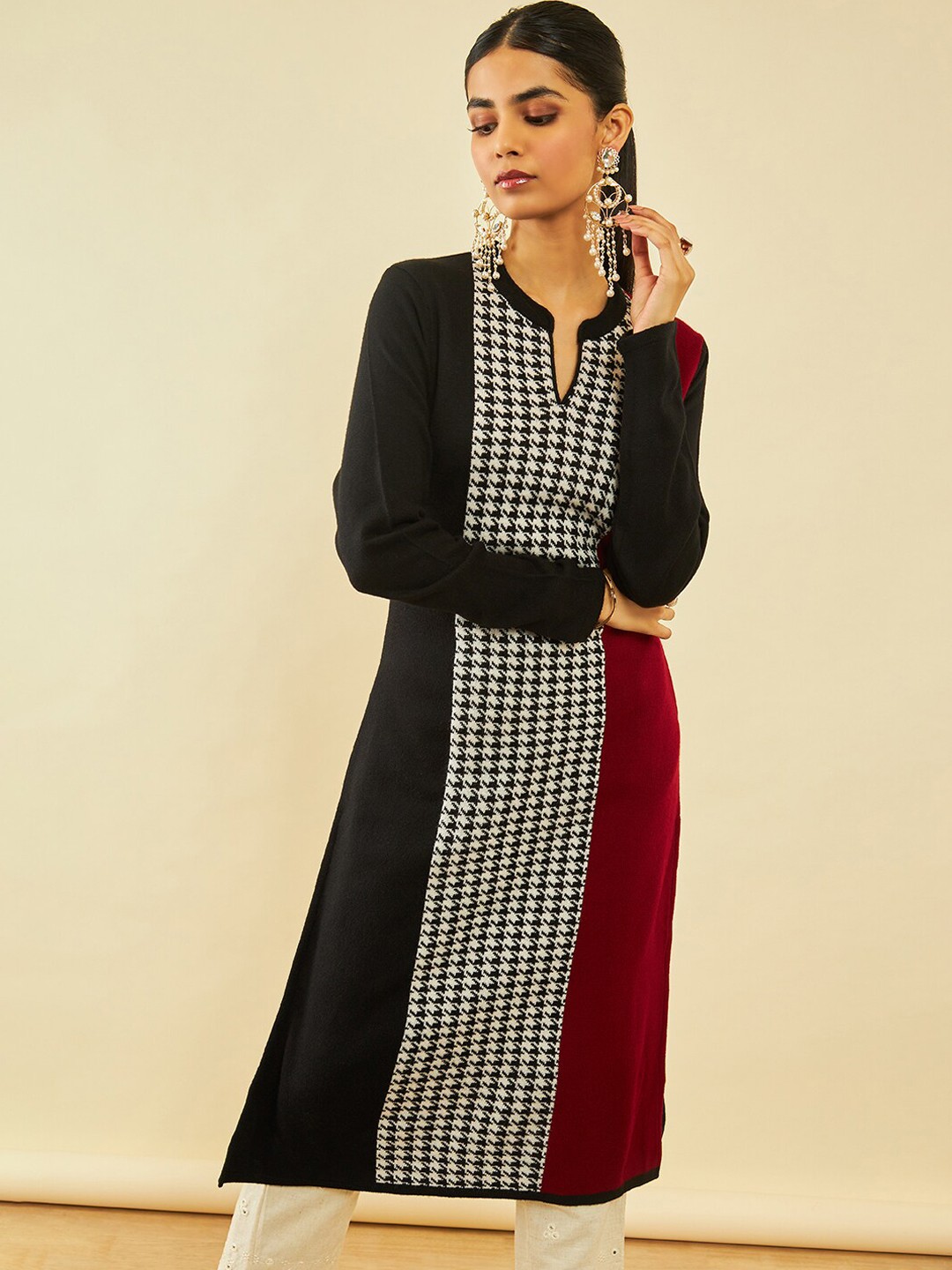 

Soch Black Colourblocked Mandarin Collar Acrylic Straight Kurta